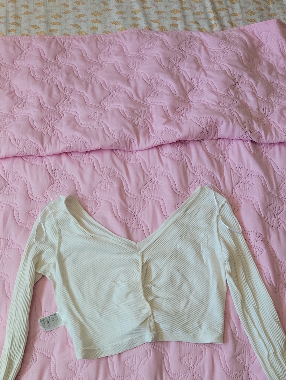 H&M Ivory Ribbed V-Neck Long Sleeve Crop Top